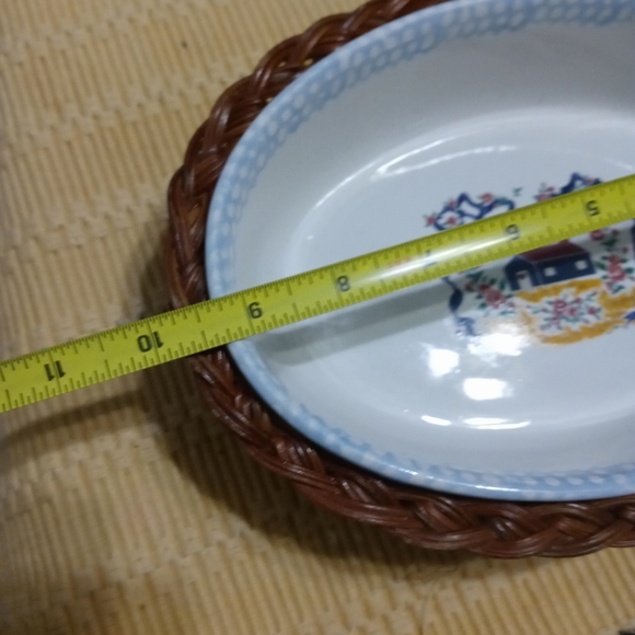 Vintage Casserole Dish - Picture 2 of 7